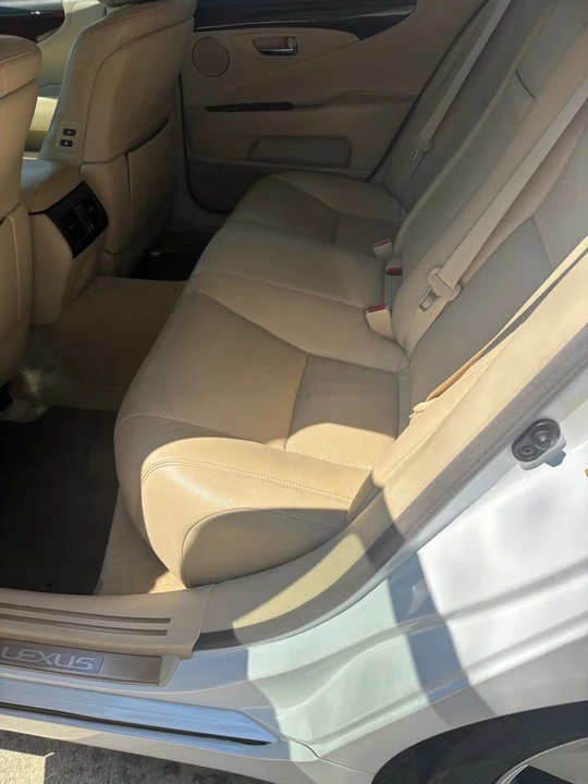 2010 Lexus LS 4th Gen - Image 6 of 10