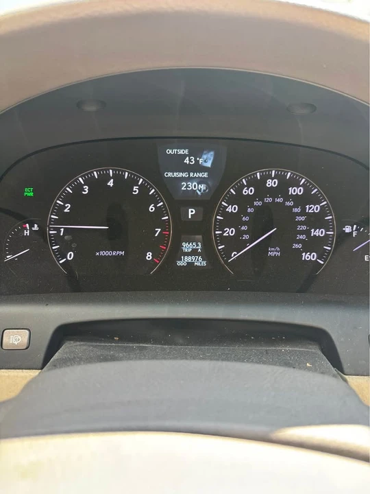 2010 Lexus LS 4th Gen - Image 7 of 10