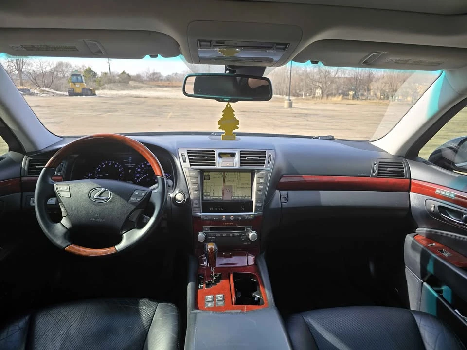 2010 Lexus LS 4th Gen - Image 14 of 18