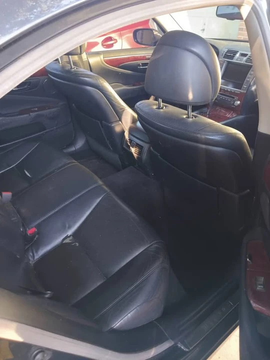 2010 Lexus LS 4th Gen - Image 16 of 18