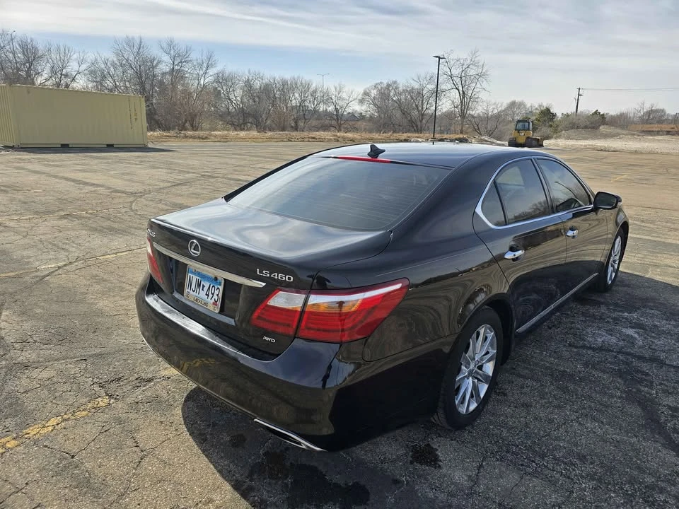 2010 Lexus LS 4th Gen - Image 11 of 18