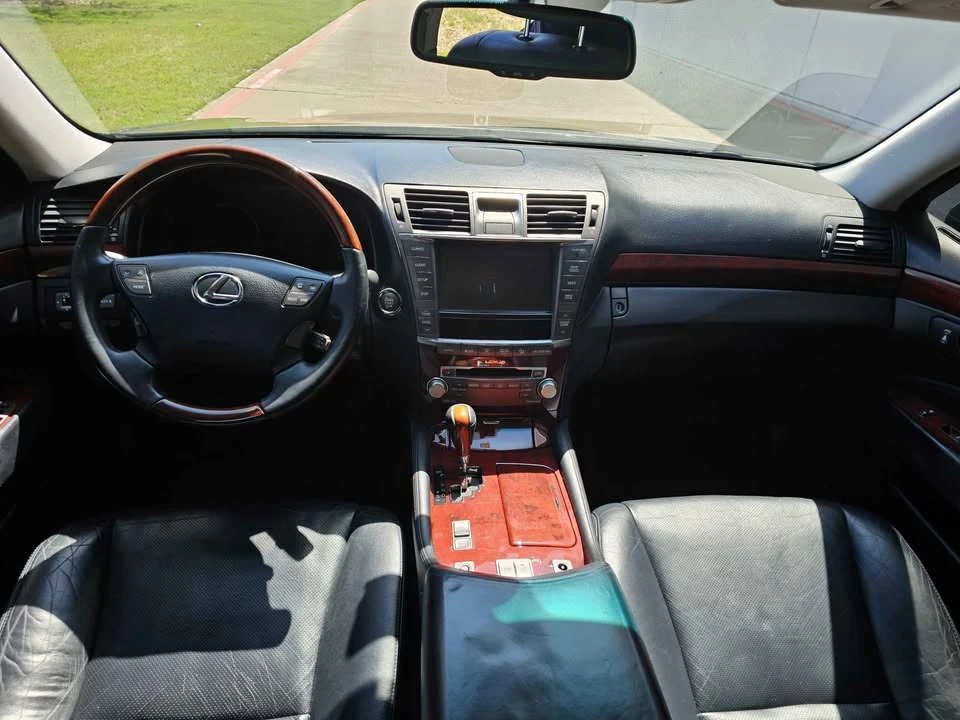 2010 Lexus LS 4th Gen - Image 11 of 19