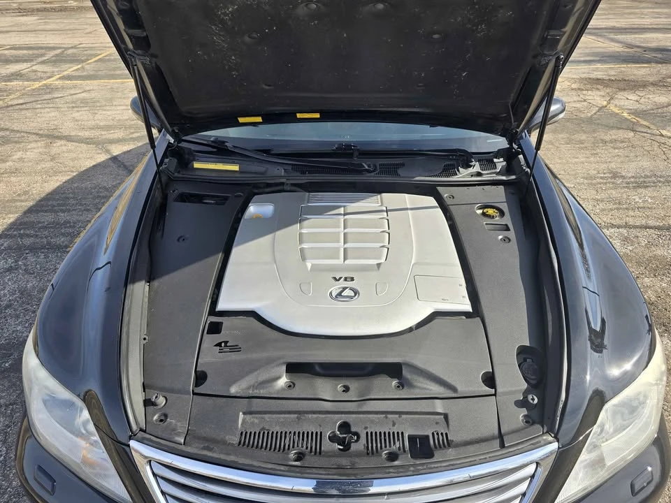 2010 Lexus LS 4th Gen - Image 15 of 18