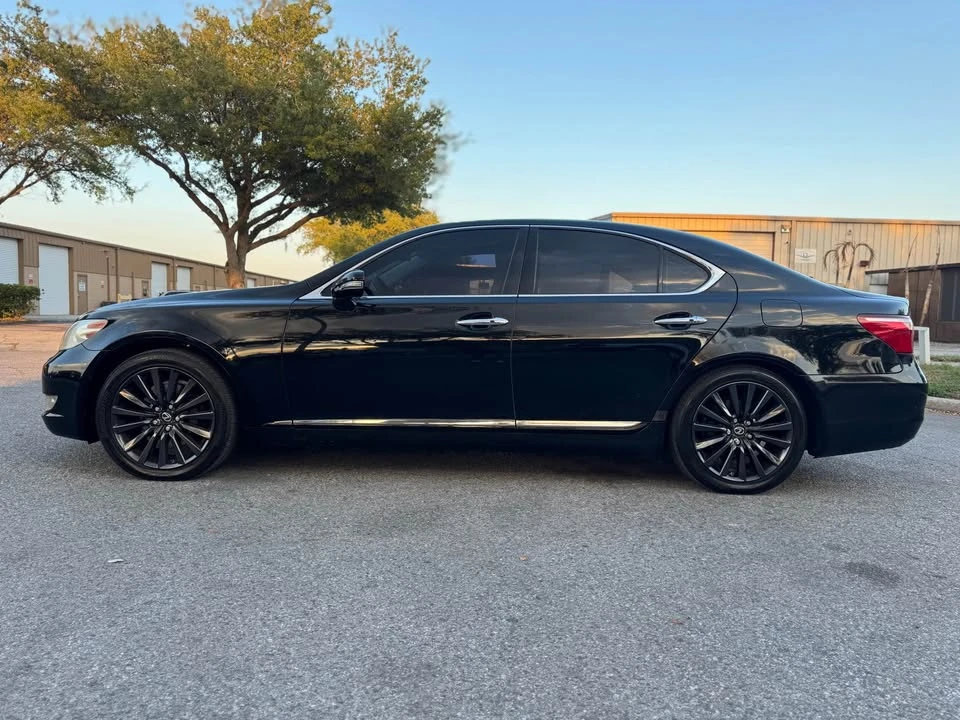 2010 Lexus LS 4th Gen - Image 16 of 17