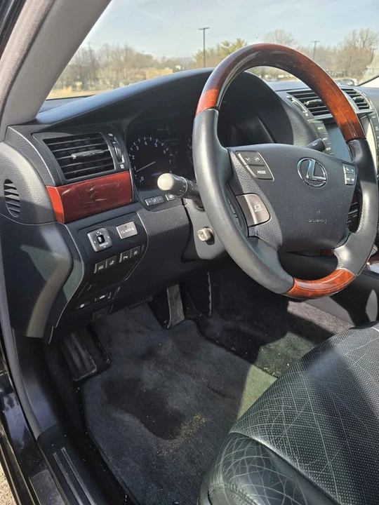 2010 Lexus LS 4th Gen - Image 8 of 18
