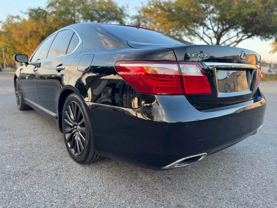 2010 Lexus LS 4th Gen - Image 17 of 17