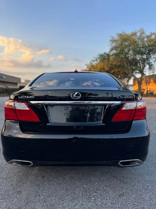 2010 Lexus LS 4th Gen - Image 15 of 17