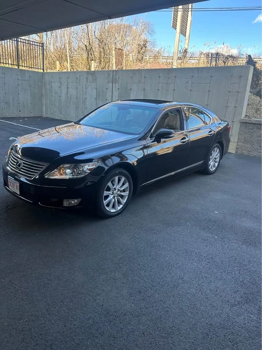 2010 Lexus LS 4th Gen - Image 2 of 12