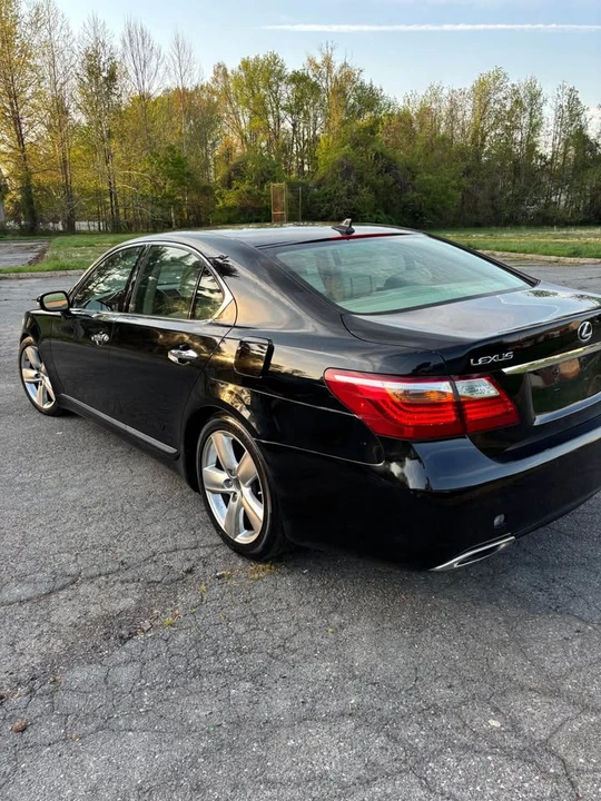 2010 Lexus LS 4th Gen - Image 7 of 19