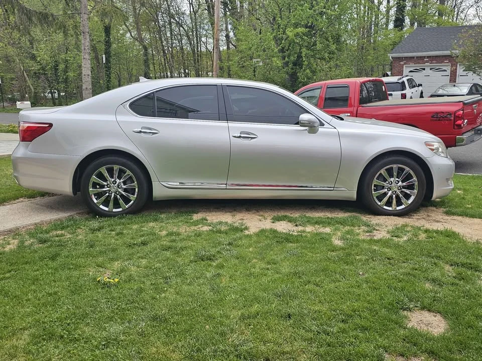 2010 Lexus LS 4th Gen - Image 8 of 20
