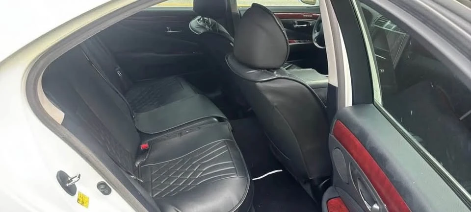 2010 Lexus LS 4th Gen - Image 6 of 6