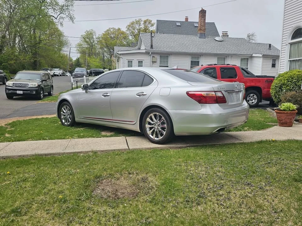 2010 Lexus LS 4th Gen - Image 5 of 20