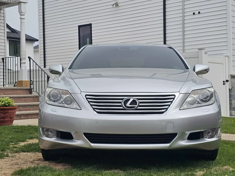 2010 Lexus LS 4th Gen - Image 2 of 20