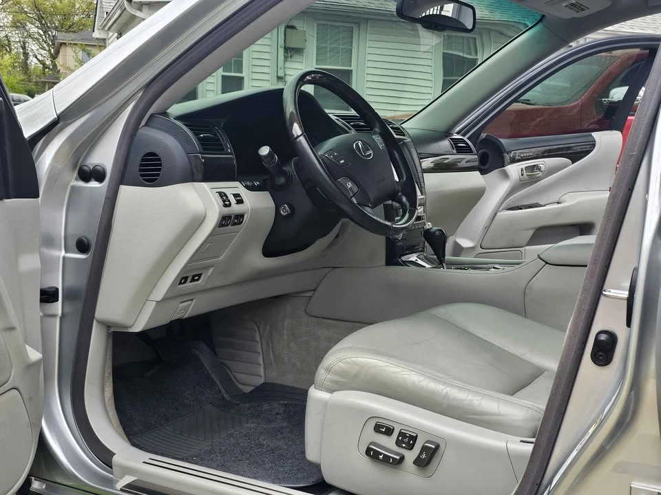 2010 Lexus LS 4th Gen - Image 13 of 20
