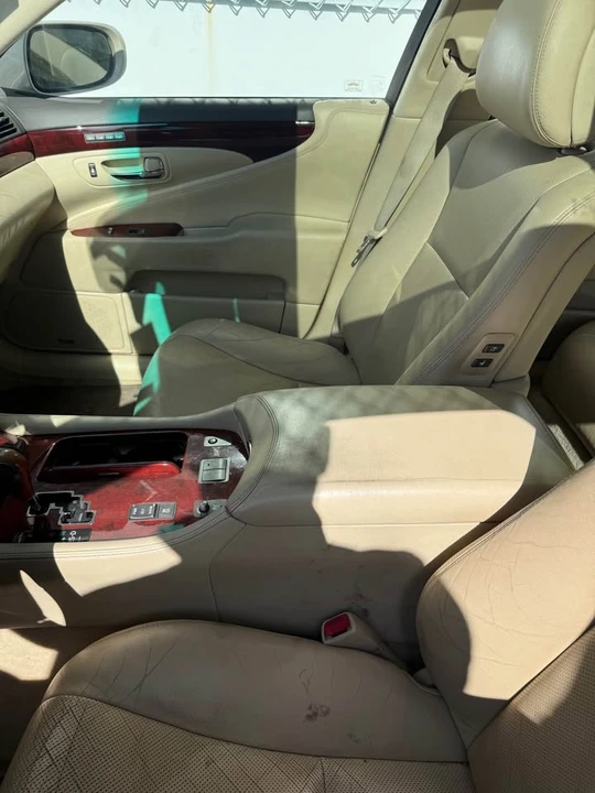 2010 Lexus LS 4th Gen - Image 3 of 3