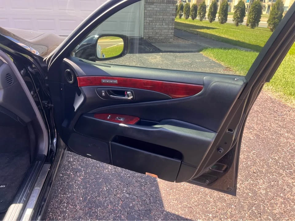 2010 Lexus LS 4th Gen - Image 11 of 15