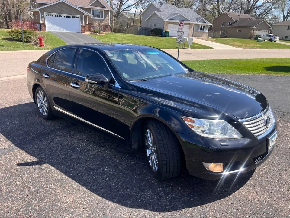 2010 Lexus LS 4th Gen - Image 10 of 16
