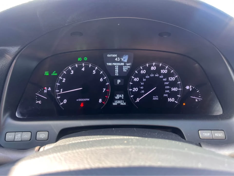 2010 Lexus LS 4th Gen - Image 15 of 16