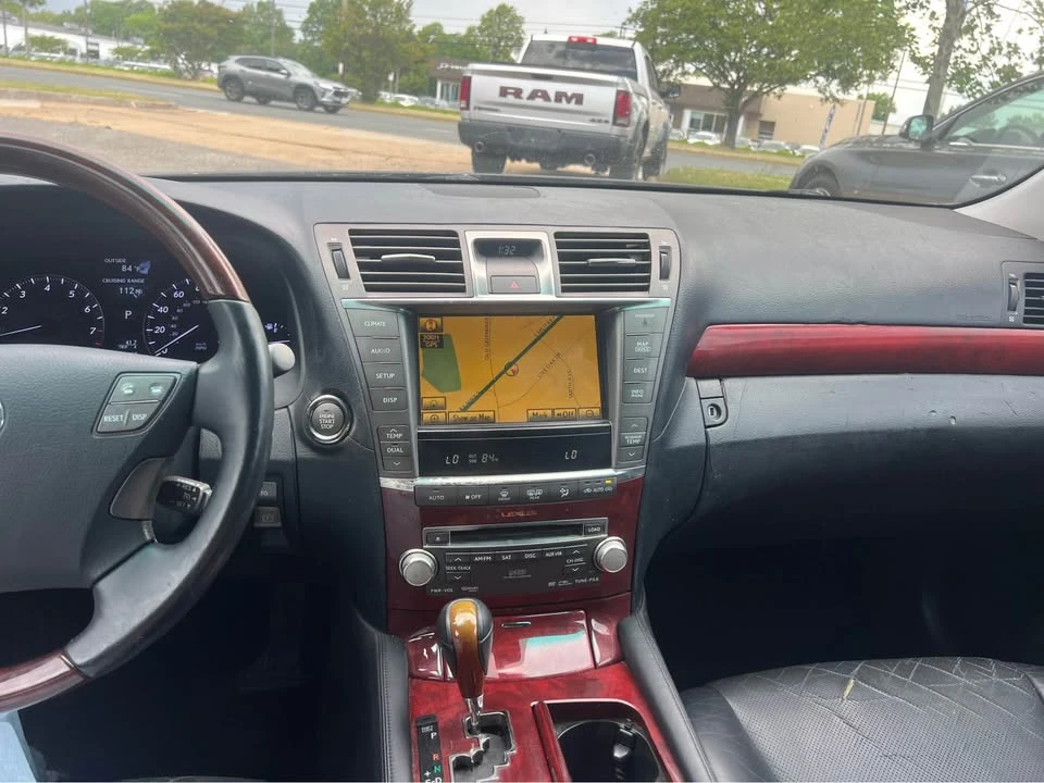 2010 Lexus LS 4th Gen - Image 14 of 18