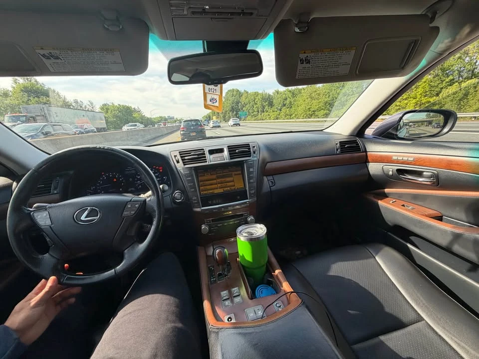 2010 Lexus LS 4th Gen - Image 3 of 3