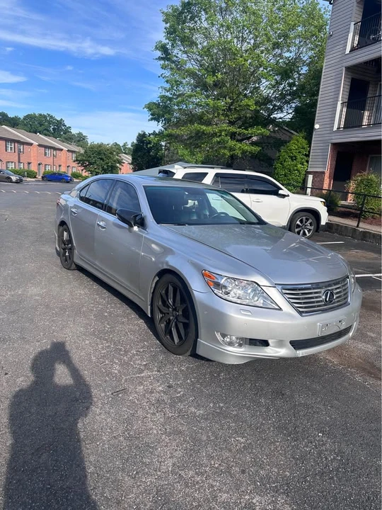 2010 Lexus LS 4th Gen - Image 6 of 9