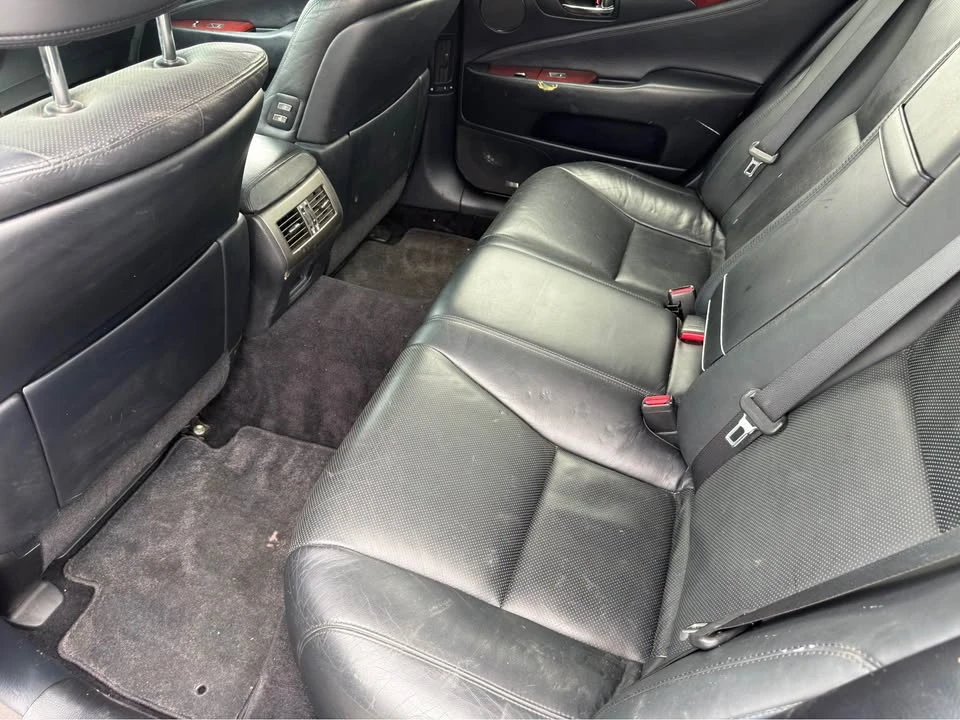2010 Lexus LS 4th Gen - Image 15 of 20
