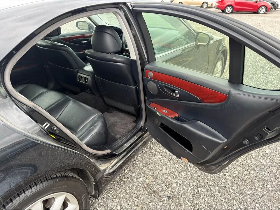 2010 Lexus LS 4th Gen - Image 11 of 20