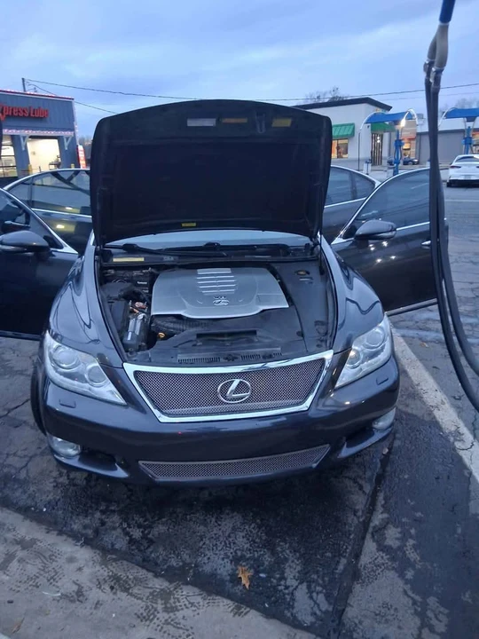 2010 Lexus LS 4th Gen - Image 3 of 10