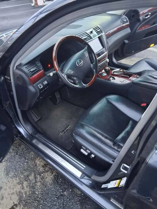 2010 Lexus LS 4th Gen - Image 2 of 10