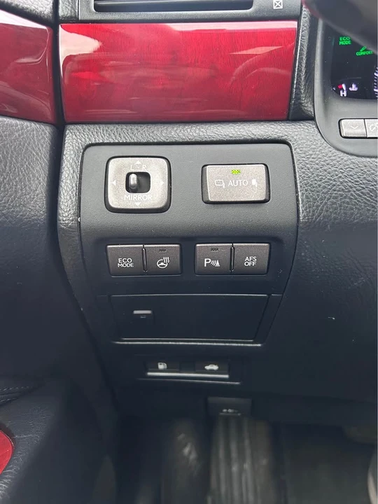 2010 Lexus LS 4th Gen - Image 16 of 20