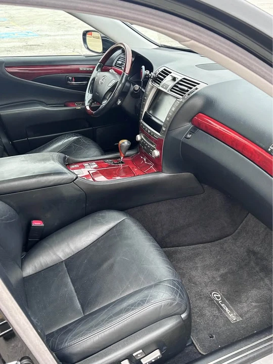 2010 Lexus LS 4th Gen - Image 13 of 20