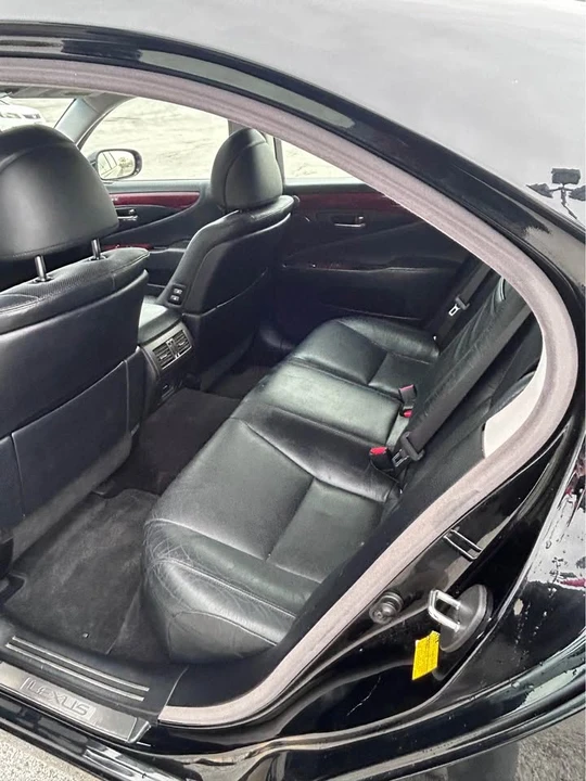 2010 Lexus LS 4th Gen - Image 15 of 20
