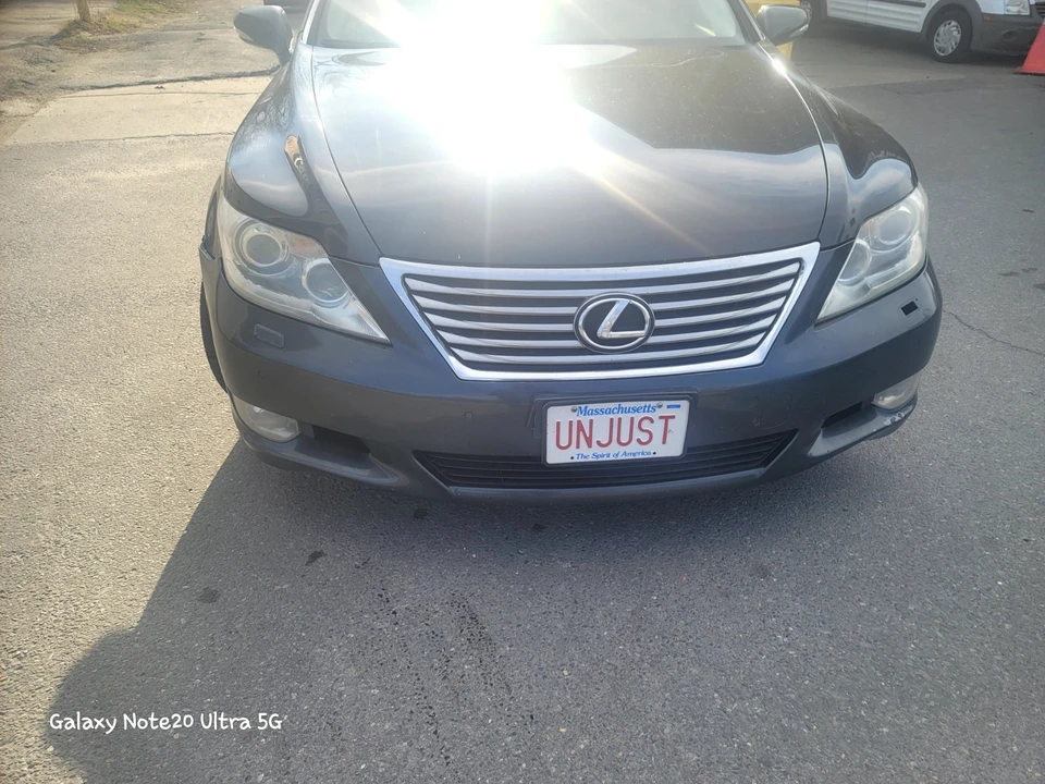 2010 Lexus LS 4th Gen - Image 4 of 5