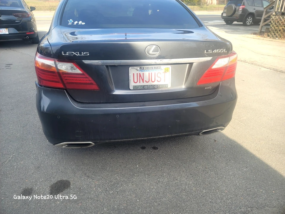 2010 Lexus LS 4th Gen - Image 2 of 5