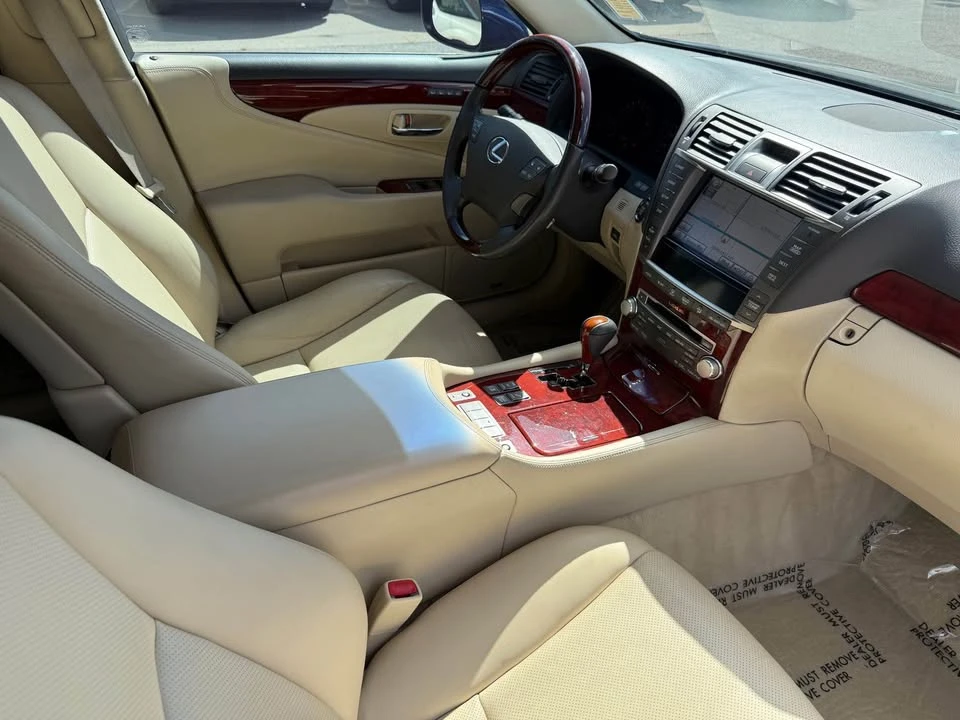 2010 Lexus LS 4th Gen - Image 14 of 18