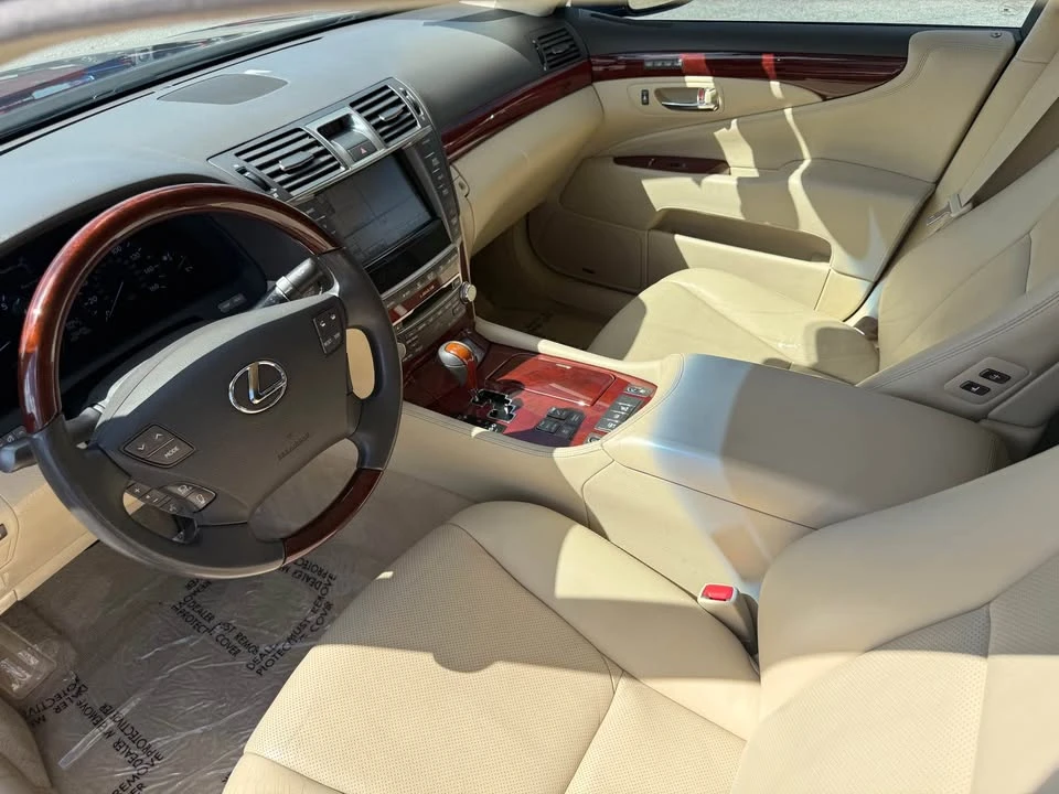 2010 Lexus LS 4th Gen - Image 13 of 18