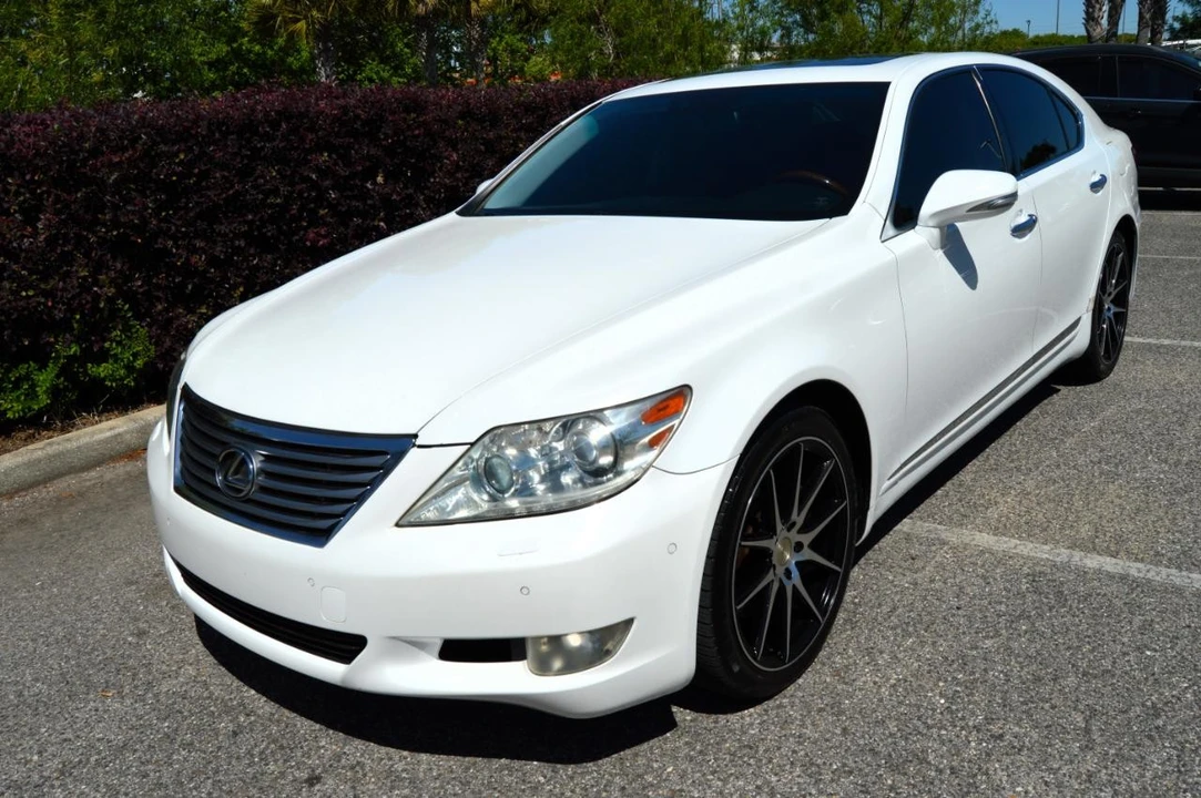 2010 Lexus LS 4th Gen - Image 9 of 28