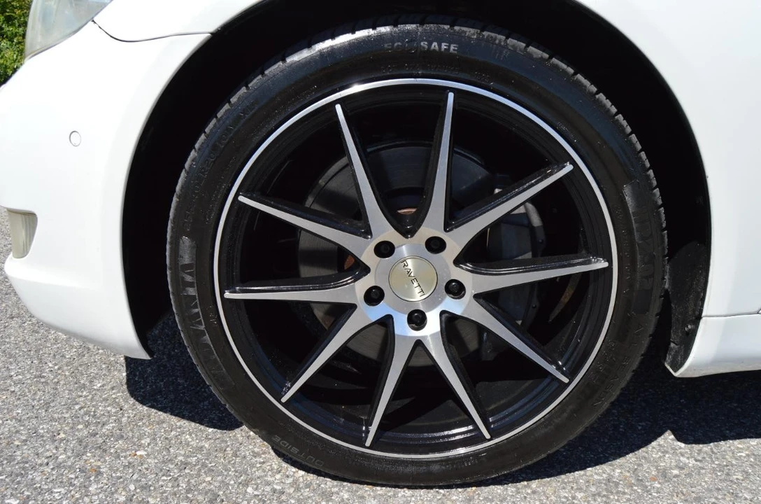 2010 Lexus LS 4th Gen - Image 13 of 28