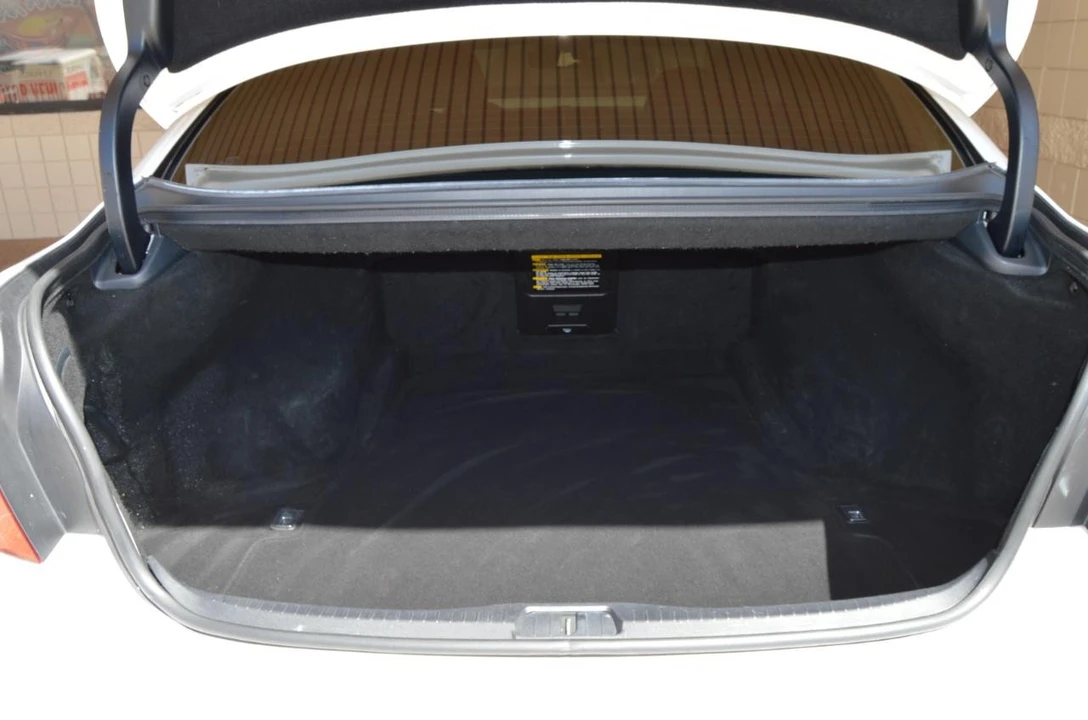 2010 Lexus LS 4th Gen - Image 26 of 28