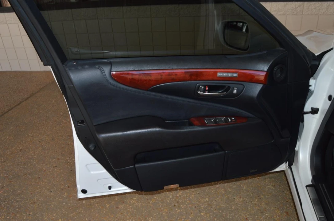 2010 Lexus LS 4th Gen - Image 22 of 28
