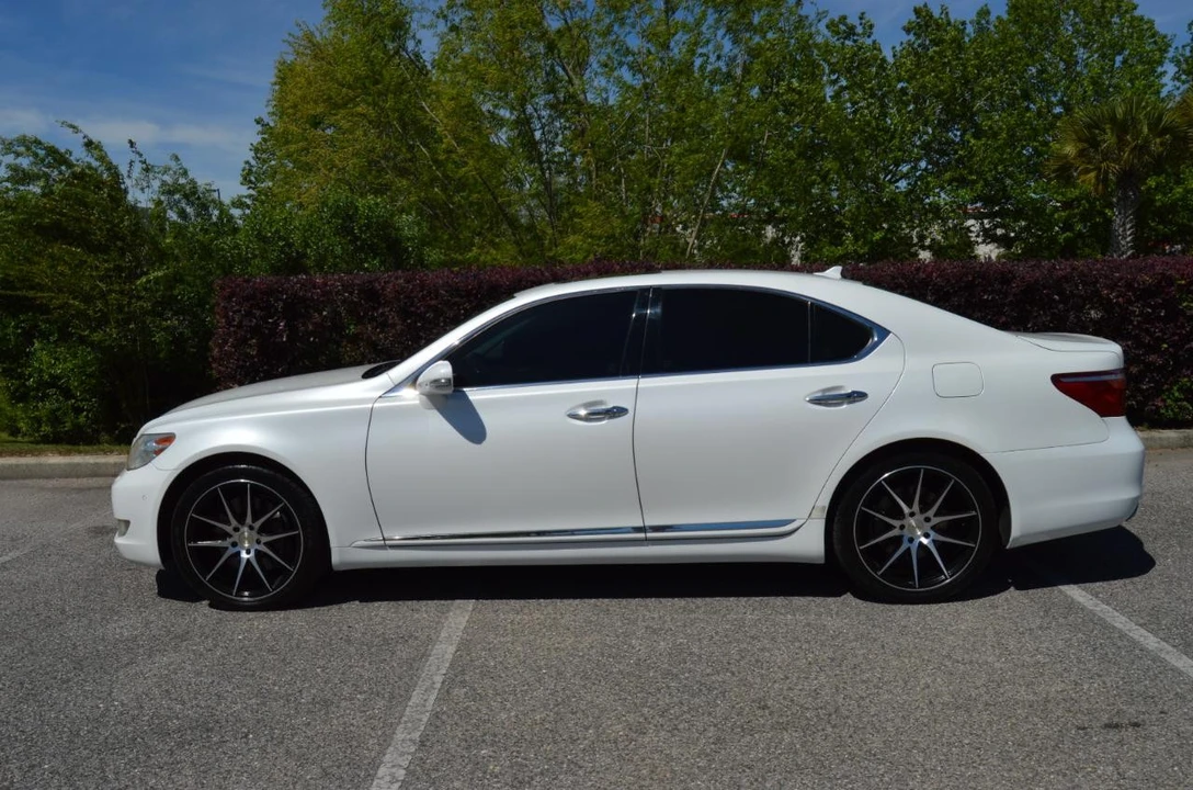2010 Lexus LS 4th Gen - Image 12 of 28