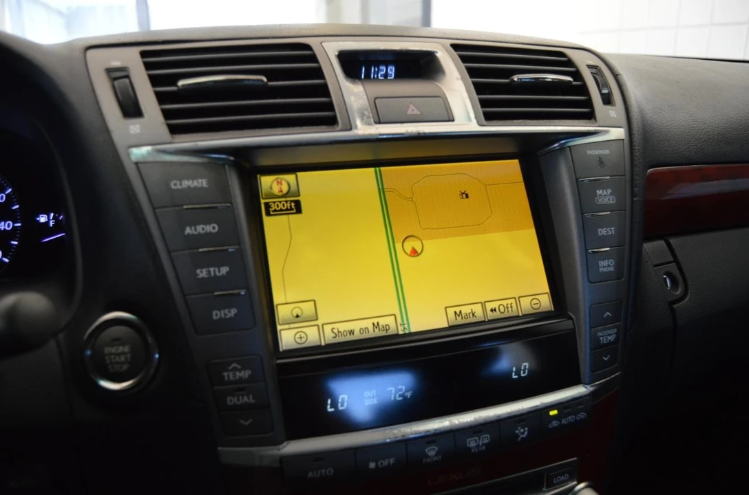 2010 Lexus LS 4th Gen - Image 21 of 28