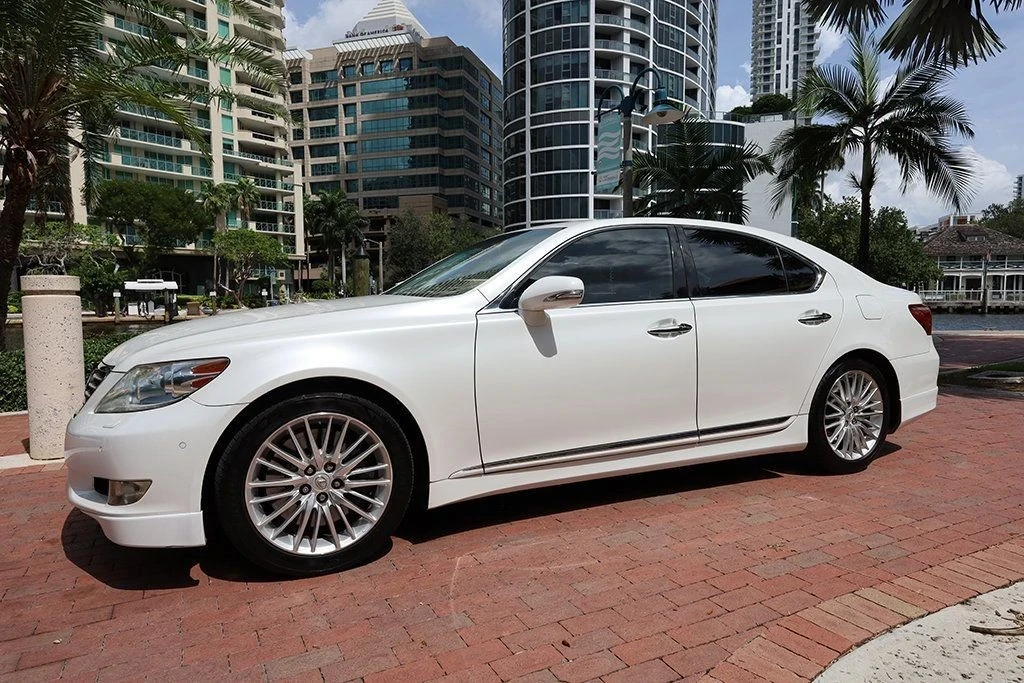 2010 Lexus LS 4th Gen - Image 16 of 21