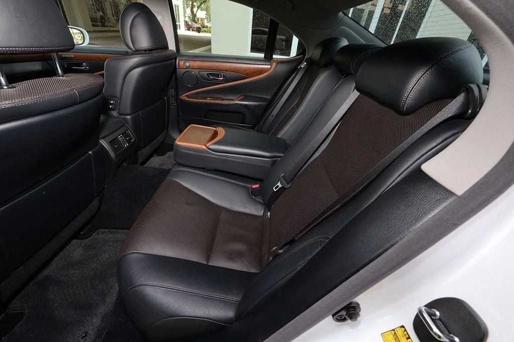 2010 Lexus LS 4th Gen - Image 7 of 21