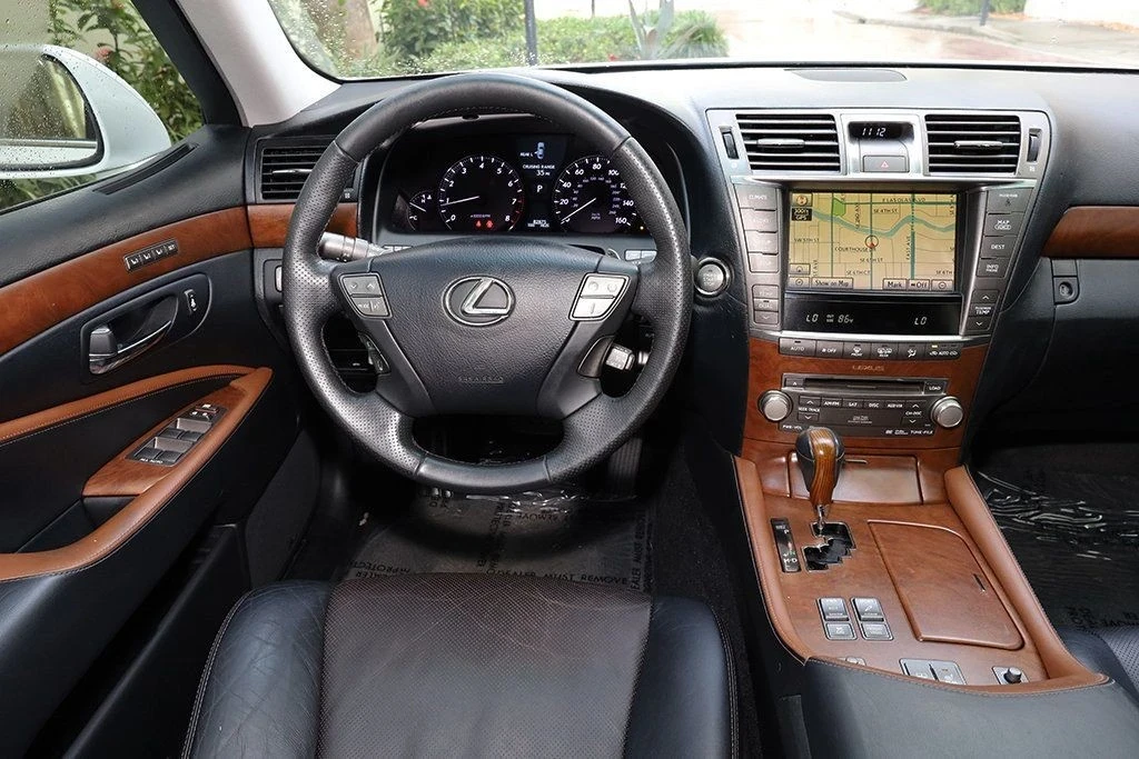 2010 Lexus LS 4th Gen - Image 8 of 21