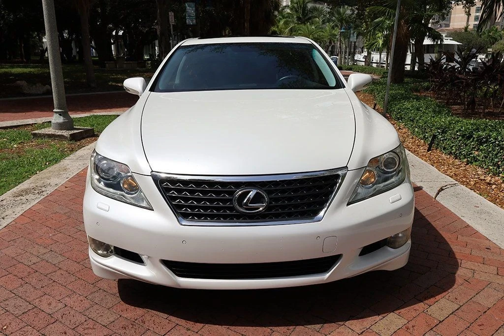 2010 Lexus LS 4th Gen - Image 20 of 21