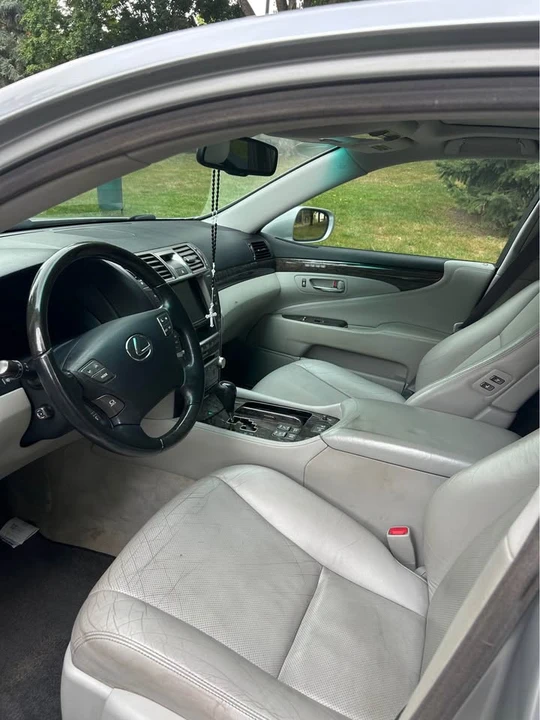 2010 Lexus LS 4th Gen - Image 3 of 5