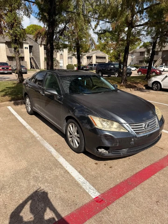 2010 Lexus LS 4th Gen - Image 3 of 4