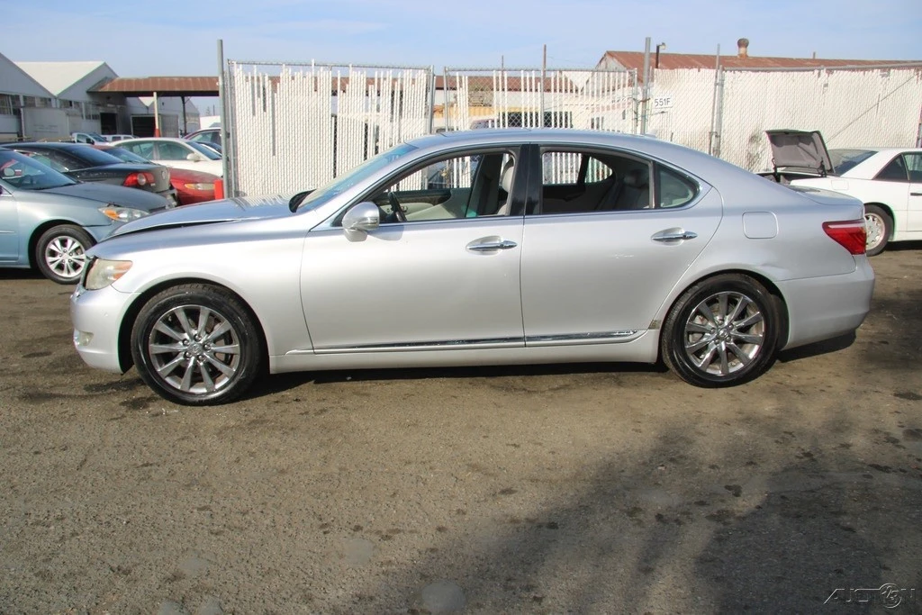 2010 Lexus LS 4th Gen - Image 3 of 21