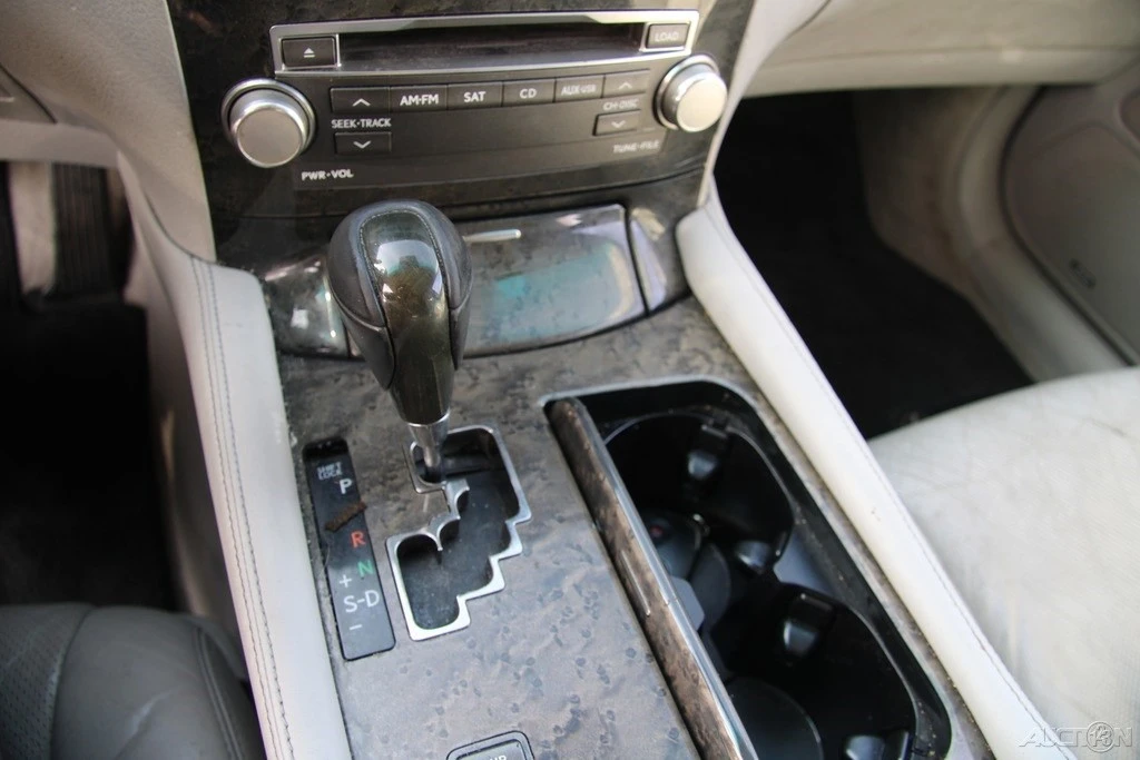 2010 Lexus LS 4th Gen - Image 19 of 21